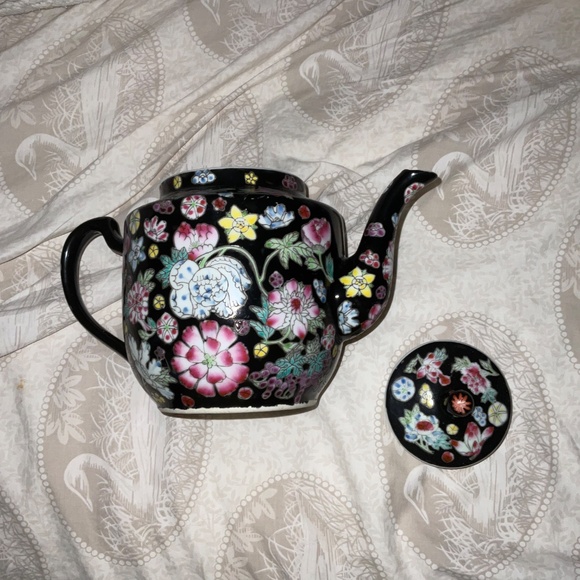 Beautiful vintage hand-painted Chinese Tea pot - Picture 4 of 4